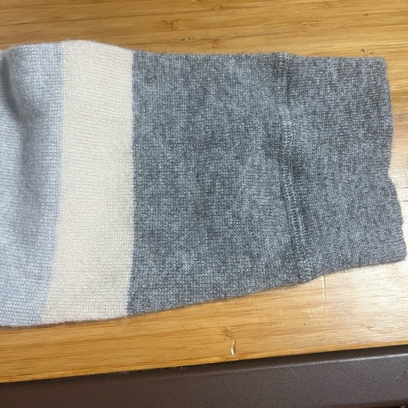 EUC TSE- 100% Cashmere Crewneck Sweater. Size Large - Picture 7 of 8